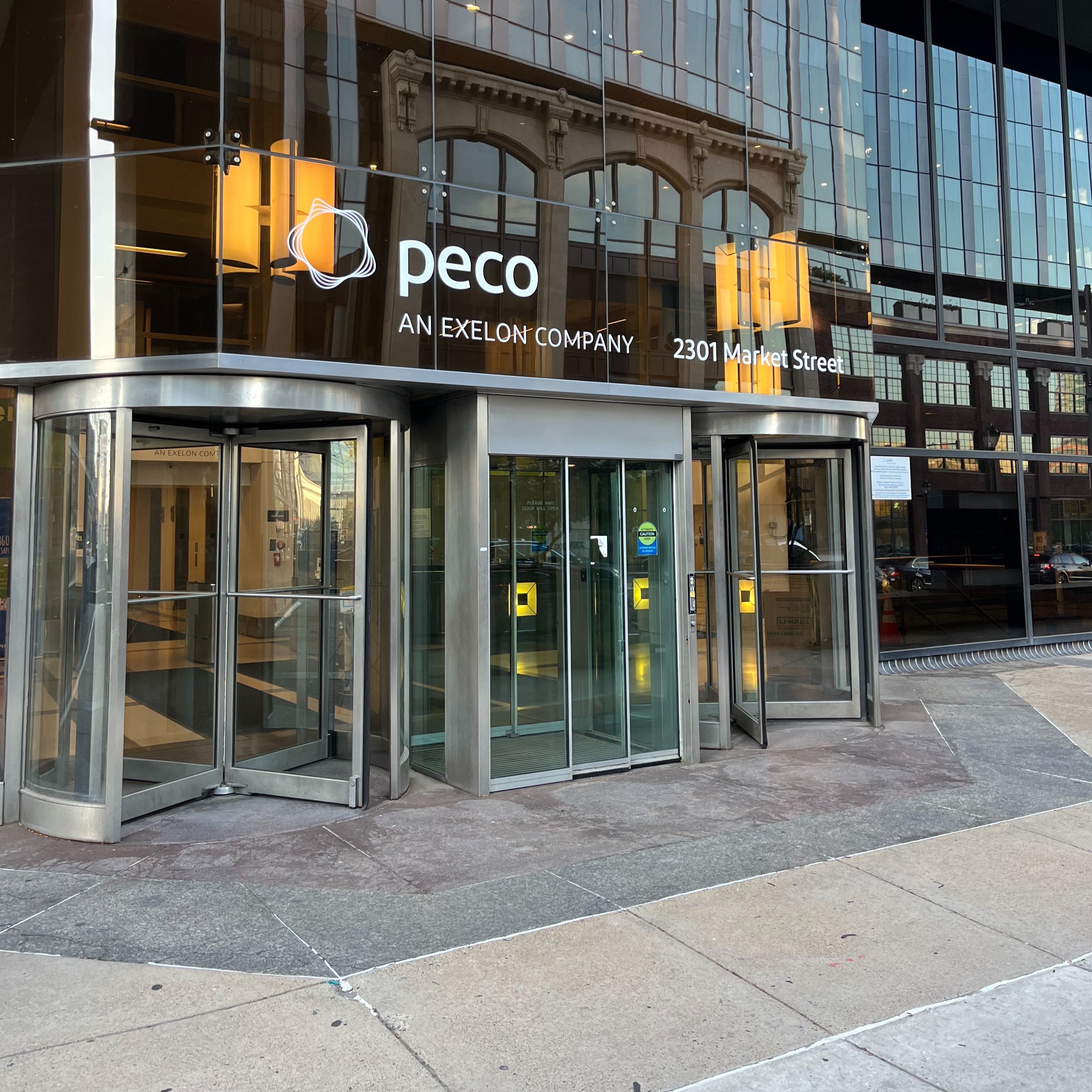 PECO workers walk off the job, marking first work stoppage in